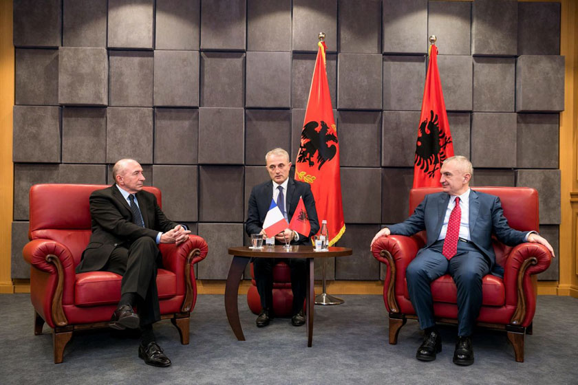 Meta pret ministrin francez: Vlerësohet progresi kundër emigracionit të jashtëligjshëm