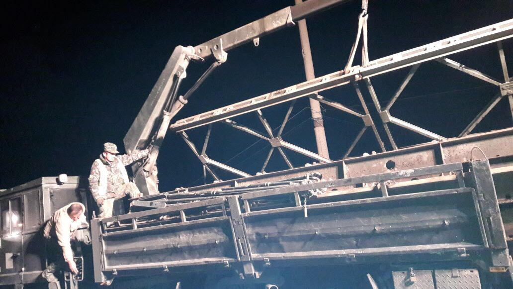 Darëzeza i shpëton izolimit, ushtria monton urën “Beili”