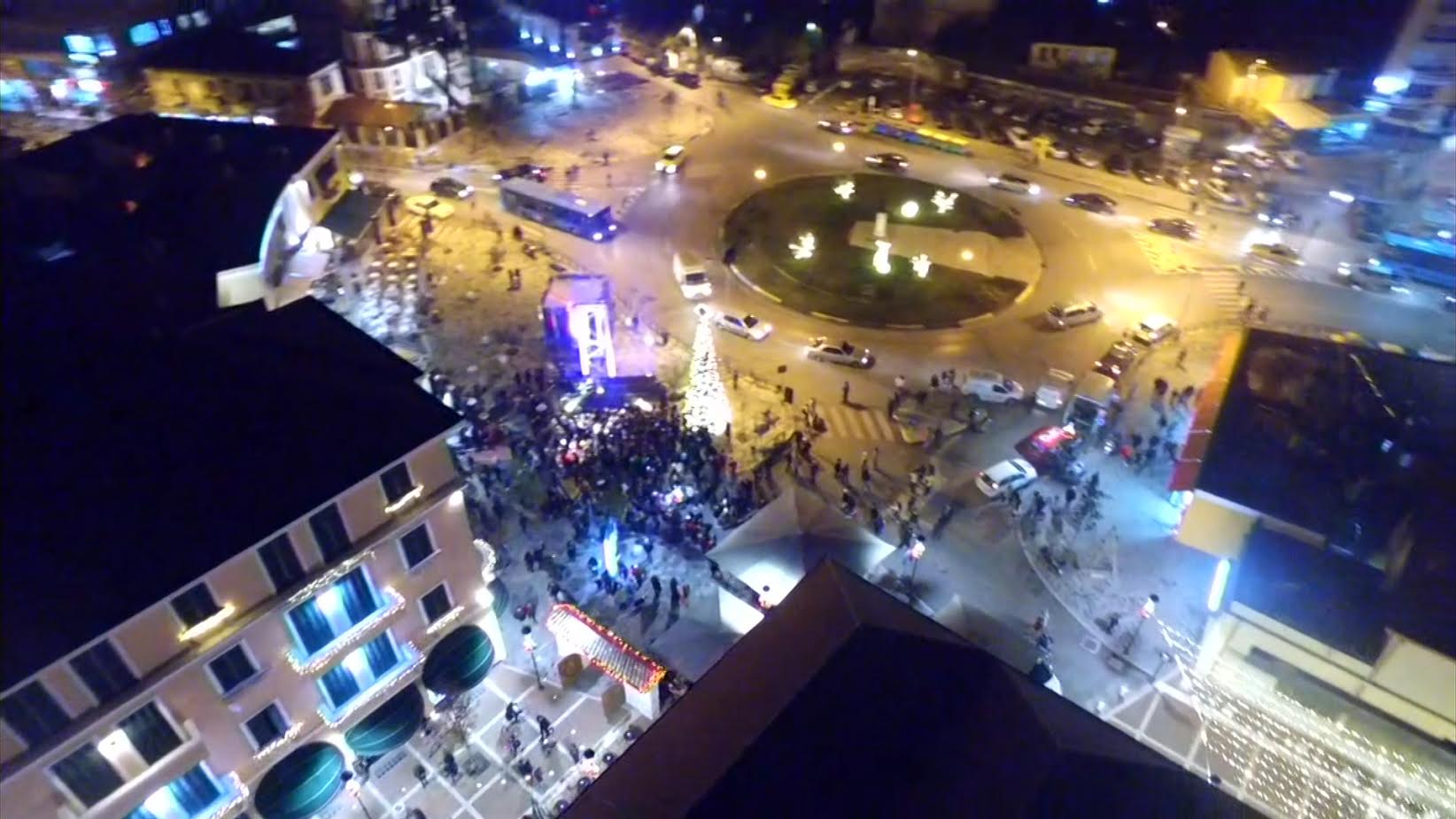 Pas sheshit Skënderbej, Veliaj ndez pemën e festave edhe tek Pazari i Ri