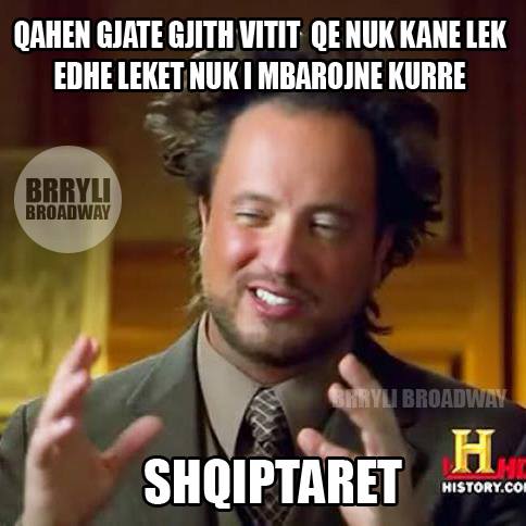 FOTOT/ Rrjetet sociale ironi me politikën edhe gjatë ndërrimit të viteve