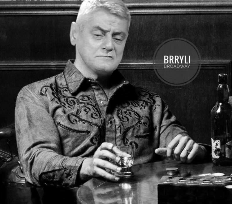 FOTOT/ Rrjetet sociale ironi me politikën edhe gjatë ndërrimit të viteve