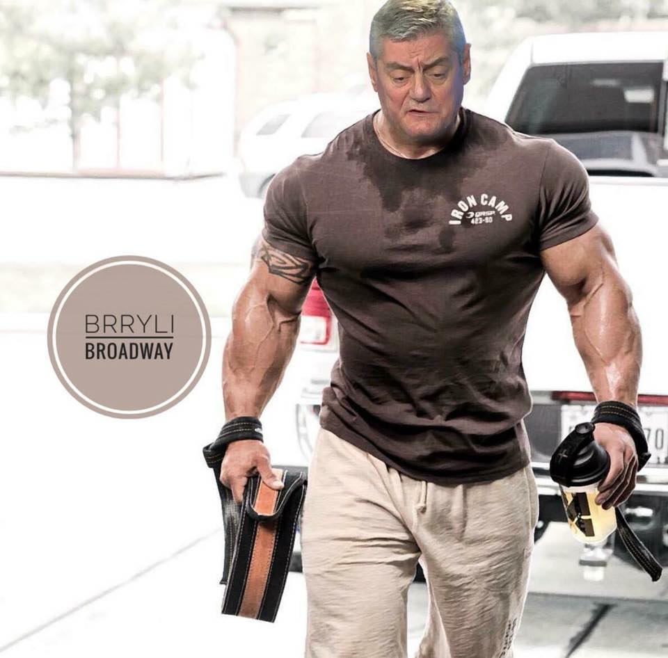 FOTOT/ Post-protesta, plasin imazhet komike që po shkrijnë rrjetin