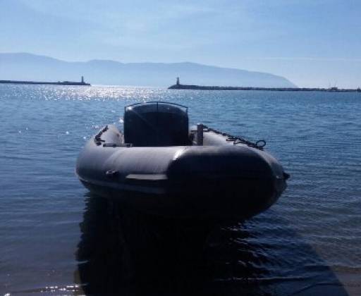 Bllokohet në Zvërnec një gomone, dyshohet se do trafikonte kanabis