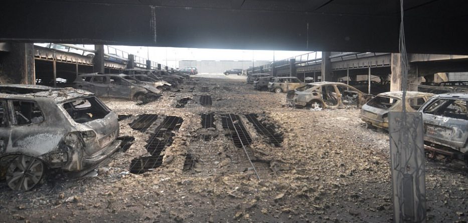 VIDEO-FOTO/ Ja si u dogjën 1600 makina pas zjarrit në parking
