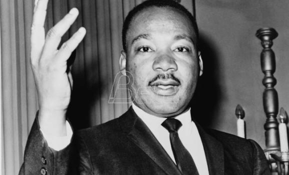 Si sot, më 15 Janar, lindi Martin Luther King dhe Onassis
