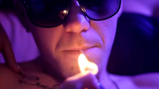 Arrestohet para koncertit këngëtari shqiptar në Itali, kapet me drogë