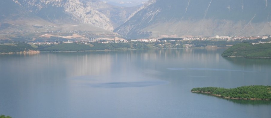 Vuante nga depresioni, 65-vjeçarin e gjejnë të mbytur në rezervuar