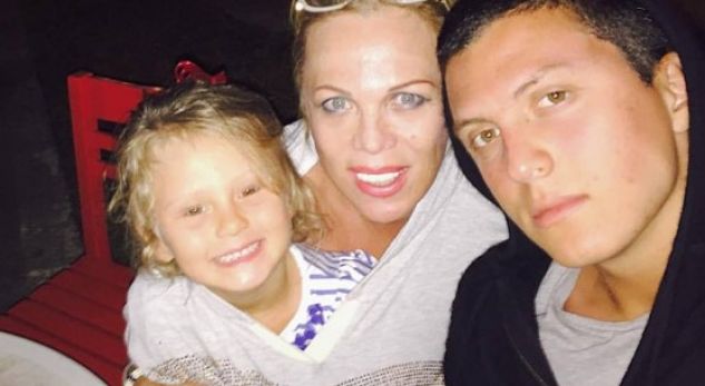 VIDEO/ Rrëfen djali i Pirro Çakos e Inva Mulës: Raportet me prindërit dhe historitë e dashurisë!