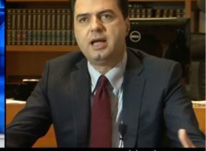 A do ketë dhunë në protestë? Basha: Nuk ia vlen të sakrifikohet një fije floku..