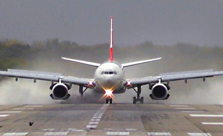 Panik në bord, avioni i linjës Bolonja-Tiranë bën ulje emergjente