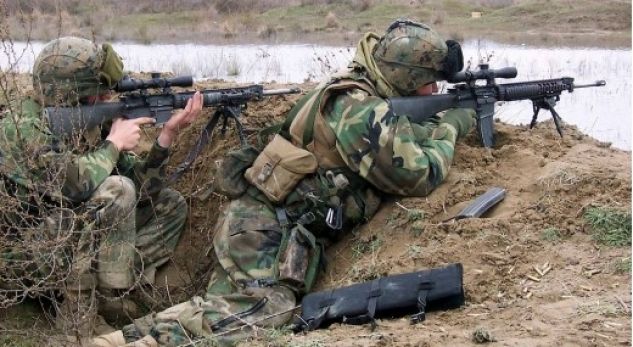 Media e Kremlinit: SHBA po përgatit vrasësit në Shqipëri për të sulmuar Iranin