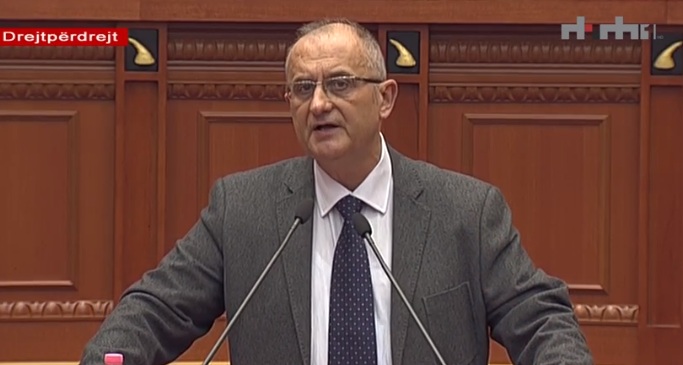 DREJTESIA/ Vasili sulmon hapur ONM: Jeni më pak se një Sekretar i Përgjithshëm!