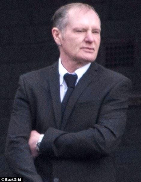 FOTOT/ Paul Gascoigne i pikëlluar në varrimin e babait, por edhe ‘esëll’