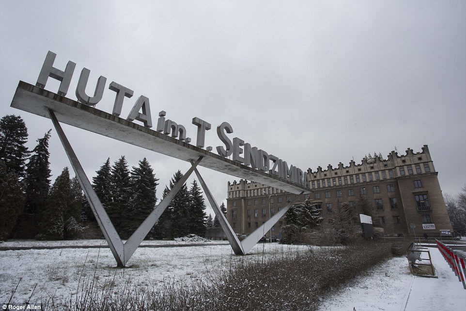 FOTOT/ Një vështrim brenda bllokut më të madh komunist, aty ku koha duket se ka ngecur