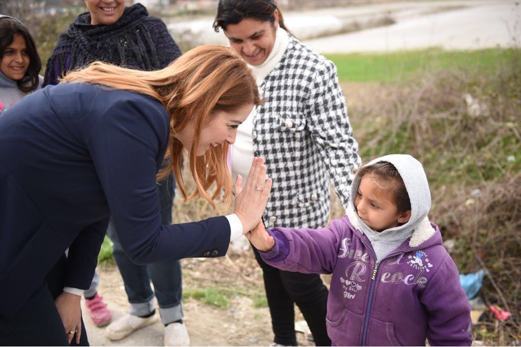 Ministrja Manastirliu në Berat sqaron në terren strukturën e ndihmës ekonomike