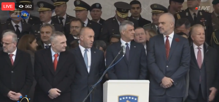 VIDEO/ Parada e FSK për 10-vjetorin e pavarësisë, Rama dhe Meta krah Thaçit