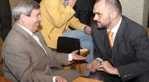 Befason Dokle: Ja si do të kujtohen pas 100 vitesh Nano, Berisha, Rama…