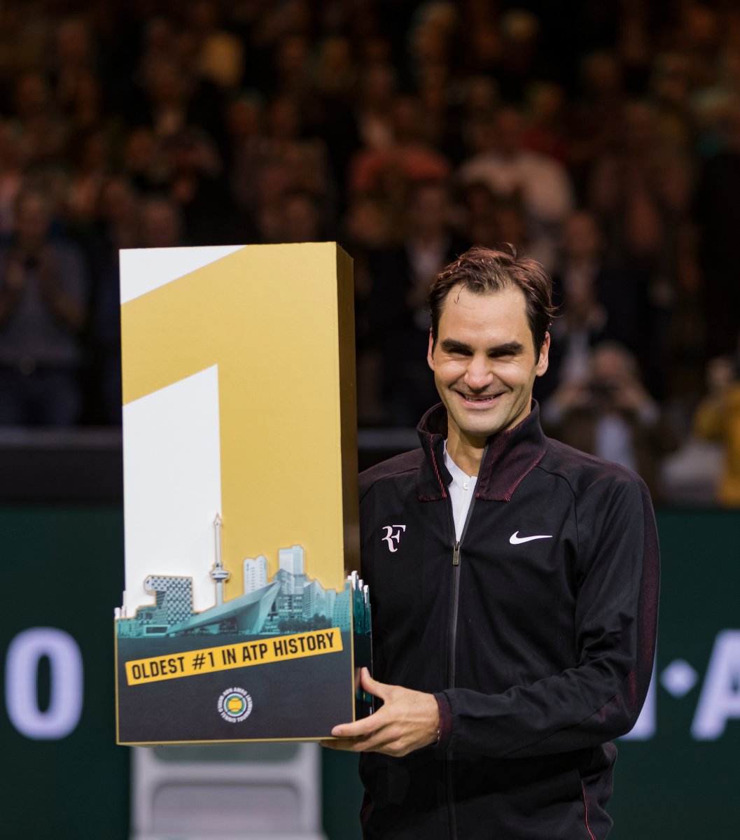 Federer, numri një i botës triumfoi lehtësisht në Roterdam