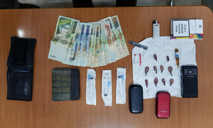 Bllokohet heroinë në Vlorë, 35-vjeçari kapet me 30 doza