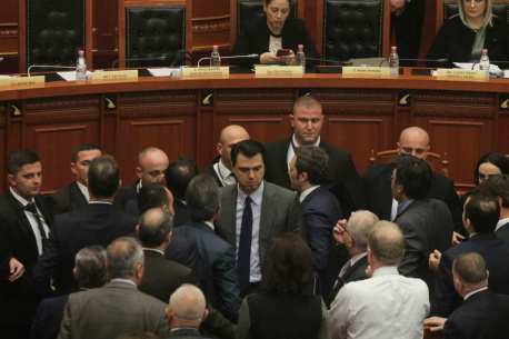 VIDEO/ Rama ironizon dhunën e opozitës: Skuadër dhe lidership për Shqipërinë