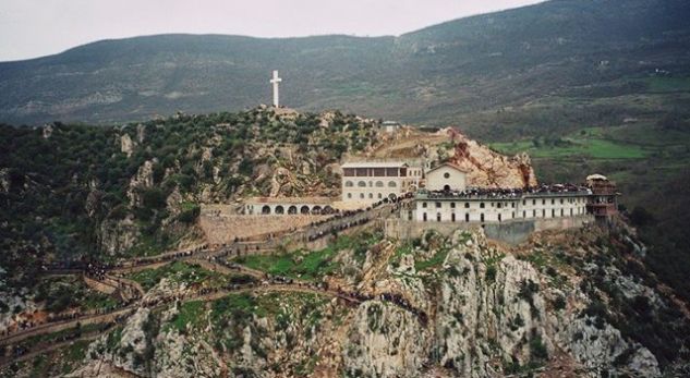 Prangoset grabitësi serial i kishës së Laçit