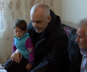 Ministrja Manastirliu në Berat sqaron në terren strukturën e ndihmës ekonomike