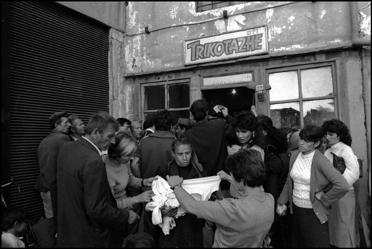 FOTOT/ Në Shqipërinë e vitit 1991…