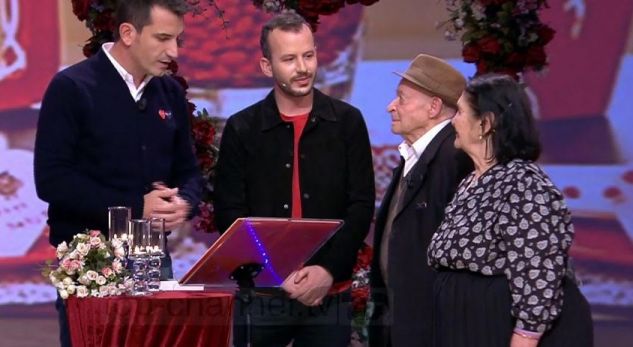 Veliaj celebron në martesë çiftin e njohur në azil, historia e veçantë