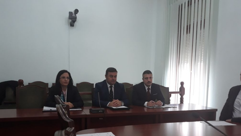 Influencat ruse në Shqipëri, kreu i SHISH Helidon Bendo, raporton përpara Komisionit të Sigurisë