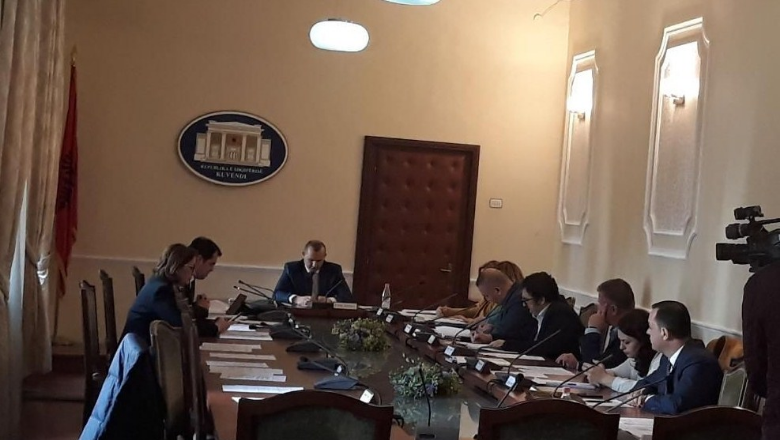 Importi i mbetjeve, PD risjell në Kuvend kërkesën e 2016 për Referendum