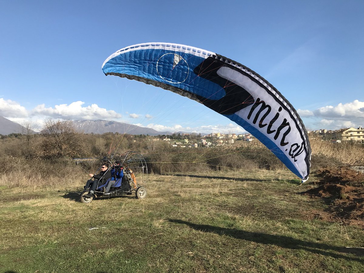 FOTOT/ Aventura e çmendur e ambasadores holandeze dhe ftesa për miqtë e saj