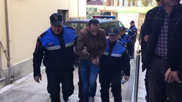 Vrau shoku me çekiç, dëshmia horror: Trupi ia coptova dhe e mbajta tre ditë në shtëpi