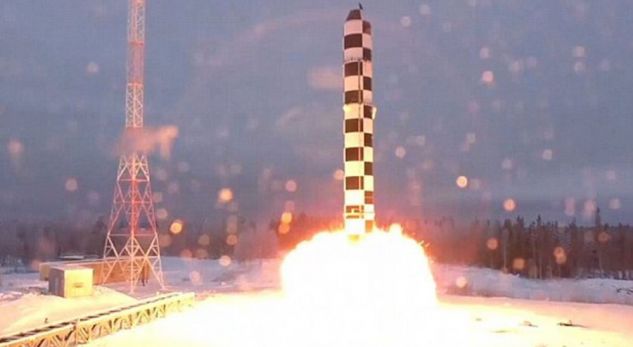Rusia teston një raketë dhe rrëfen gatishmërinë për Luftën e Tretë Botërore