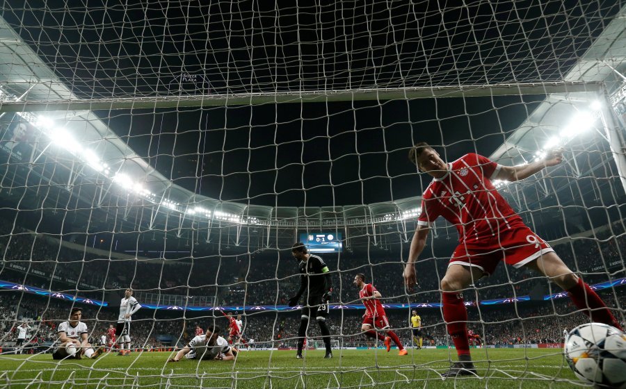 Bayern vendos mbi të ardhmen e Lewandowskit: Do qëndrojë me ne