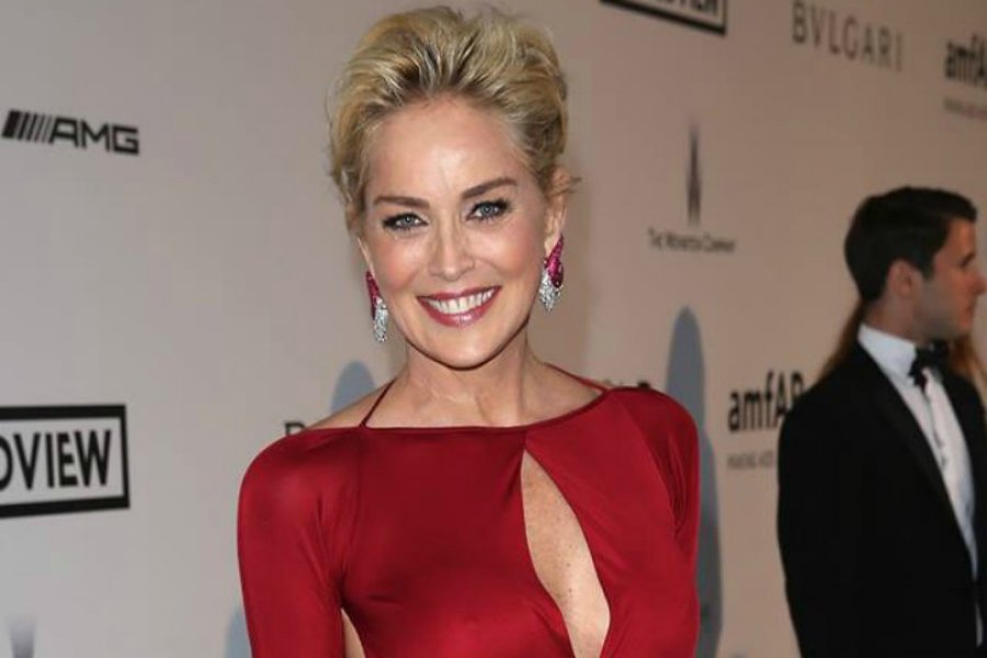 Ikona e kinematografisë Sharon Stone bëhet 60 vjeç