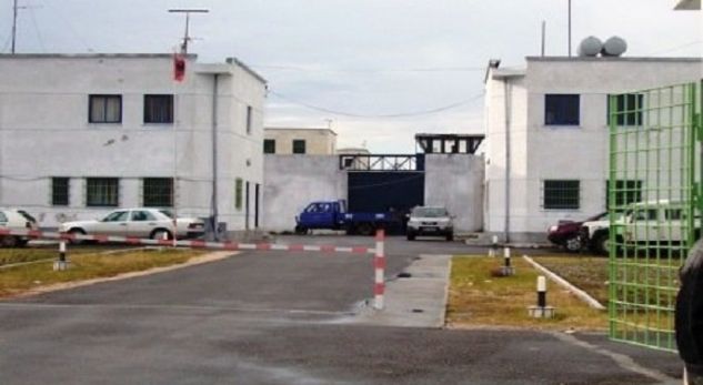 I dënuari tenton vetëvrasjen në burgun e Shën Kollit