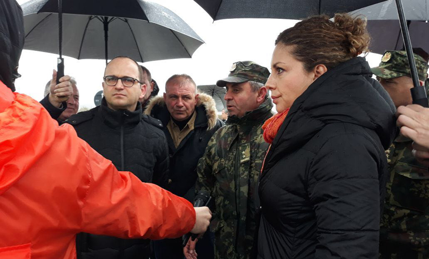 Bushati dhe Xhaçka në zonat e përmbytura: Shteti në krye të detyrës