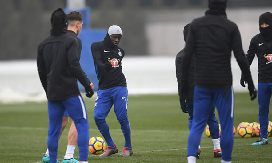 Frikë te Çelsi, futbollisti bie në tokë pa ndjenja