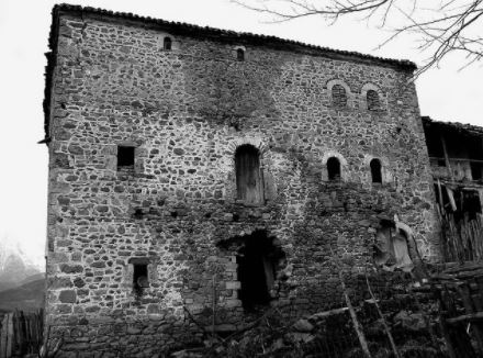 Historia e hasmërisë, kur gjyshi i Berishës vriste priftin e fshatit