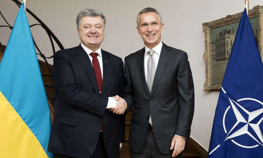 Më pranë anëtarësimit, NATO i garanton Ukrainës statusin e “aspirantit”