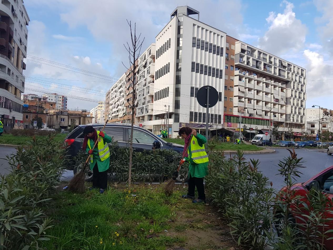 Bashkia largon mbetjet inerte te Astiri. Aksioni i radhës te Fresku dhe Liqeni i Thatë