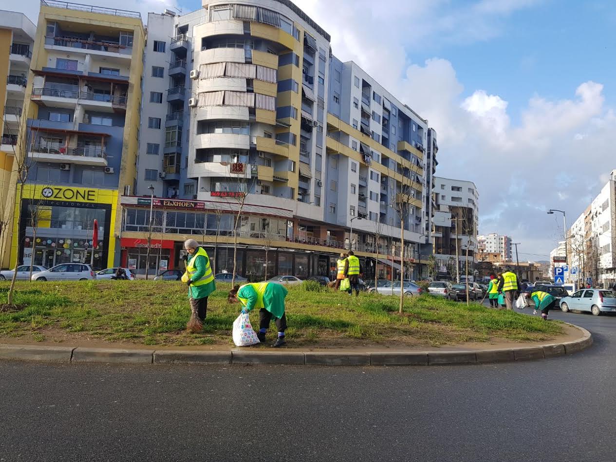 Bashkia largon mbetjet inerte te Astiri. Aksioni i radhës te Fresku dhe Liqeni i Thatë