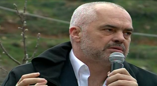 Librazhd/ Rama takim me fermerët: Prodhimet bujqësore të kultivohen sipas nevojave të tregut