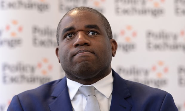 Deputeti anglez: Të blesh drogë nga shqiptarët, njësoj si të porosisësh pica