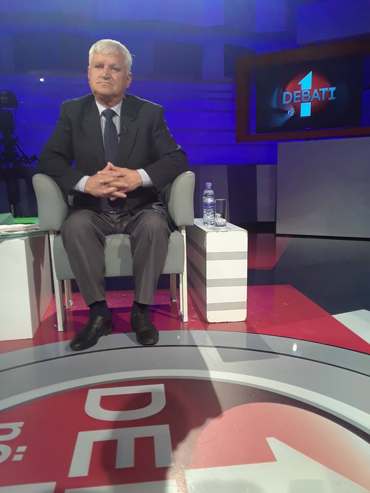 Rrëfimi/ “Para dhe femra sa të duash”, si rekrutoheshin bashkëpunëtorët e Sigurimit