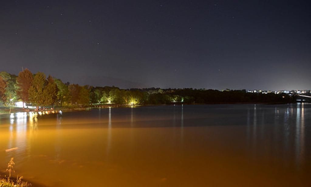 Tentoi të vetëmbytej te Liqeni Artificial, shpëtohet e reja