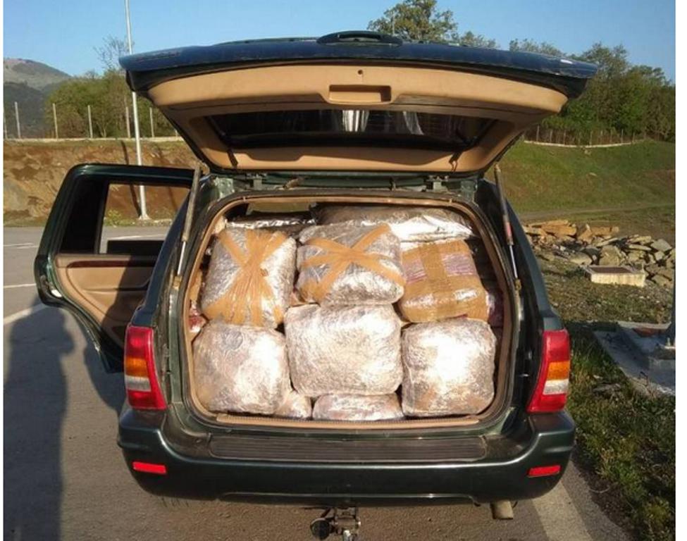 Iku me leje nga burgu, policia e prangos pas 5 vitesh me 248 kg marijuanë