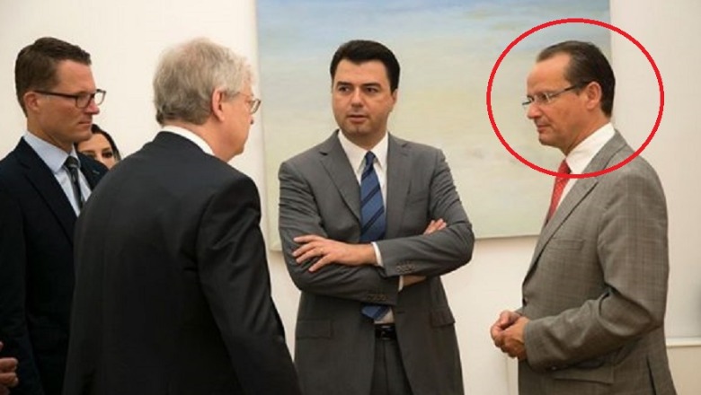 Zoti Krichbaum, i mbrojturi prej teje, në cilësinë e ministrit vrau 4 protestues