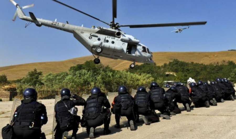 Media serbe e frikësuar: Perëndimi po trajnon Kosovën që të marrin veriun