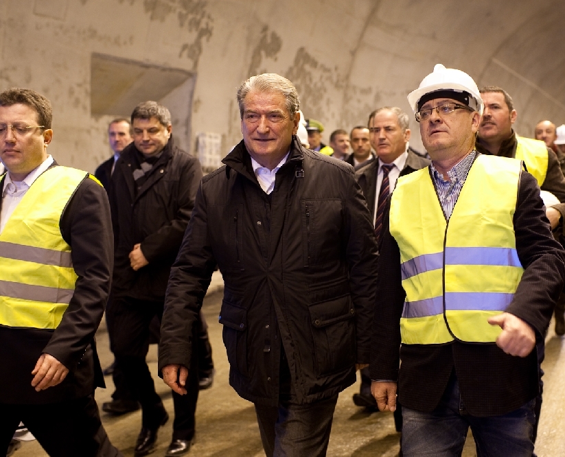 Deklarata e Olldashit që nxjerr zbuluar Berishën: Tarifë mbi 5 euro për Rrugën e Kombit